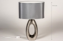 Foto 13959-1: Grote tafellamp met kap in het zilver en chroom