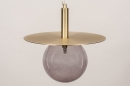 Foto 13974-4: Design hanglamp in art deco stijl met bol van rookglas en messing details