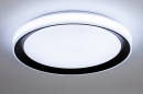 Foto 14071-4: Grote, ronde plafondlamp voorzien van dimbare RGB led verlichting in verschillende kleuren.