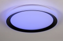 Foto 14071-5: Grote, ronde plafondlamp voorzien van dimbare RGB led verlichting in verschillende kleuren.