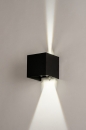 Foto 14203-5: Zwarte buitenlamp met ingebouwd led en schemerschakelaar.