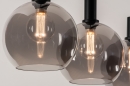 Foto 14333-4: Trendy, zwarte hanglamp voorzien van vier glazen kappen, geschikt voor vervangbaar led.