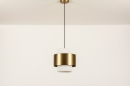 Foto 15143-6 vooraanzicht: Enkele hanglamp van wit opaalglas met messing ring