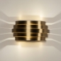 Foto 15269-2: Grote gouden wandlamp in uniek design