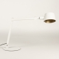 Foto 15423-6 schuinaanzicht: Witte bureaulamp met schakelaar op armatuur en verstelbare knikarm