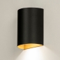 Foto 15449-6 schuinaanzicht: Luxe wandlamp van metaal in het zwart met een gouden binnenkant