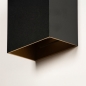 Foto 15451-11 detailfoto: Rechthoekige wandlamp van metaal in zwart met goud, schijnt alleen naar beneden