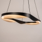 Foto 15456-4 schuinaanzicht: Moderne led hanglamp ovaal in zwart met goud