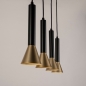 Foto 15565-20 schuinaanzicht: Zwarte hanglamp met vier kokers van metaal in zwart met goud GU10