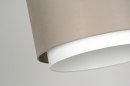 Foto 30140-7 detailfoto: Moderne hanglamp voorzien van een dubbele stoffen kap in taupe / witte kleur.