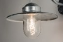 Foto 30766-7 detailfoto: Nostalgische buitenlamp in een moderne uitvoering, voorzien van een LED-lamp en schemerschakelaar.