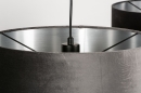 Foto 30928-12: Zwarte hanglamp met mooie grijze lampenkappen van fluweel met een zilverkleurige binnenkant