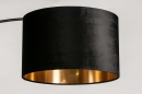 Foto 30955-7: Grote zwarte booglamp met zwart met gouden lampenkap van fluweel