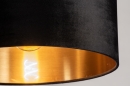 Foto 30955-8: Grote zwarte booglamp met zwart met gouden lampenkap van fluweel