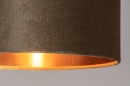 Foto 31075-8 detailfoto: Tafellamp in strak design met luxe lampenkap van fluweel