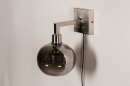 Foto 31103-12 schuinaanzicht: Wandlamp met bol van rookglas en schakelaar op wandplaat met snoer en stekker