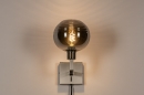 Foto 31103-4 vooraanzicht: Wandlamp met bol van rookglas en schakelaar op wandplaat met snoer en stekker