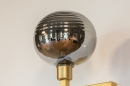 Foto 31110-7 detailfoto: Messing bedlamp met bol van rookglas 
