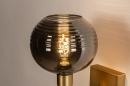 Foto 31110-8 detailfoto: Messing bedlamp met bol van rookglas 
