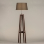 Foto 31343-3 schuinaanzicht: Staande houten vloerlamp in walnoot bruin met grijze kap 