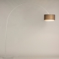 Foto 31366-2: Grote witte booglamp met luxe kap in taupe 