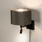 Foto 31426-3 schuinaanzicht: Zwarte wandlamp met stoffen kap in het grijs en extra leeslamp 
