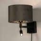 Foto 31426-5 schuinaanzicht: Zwarte wandlamp met stoffen kap in het grijs en extra leeslamp 