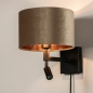 Foto 31428-4 schuinaanzicht: Zwarte wandlamp met taupe kap van fluweel en extra leeslamp met snoer en stekker
