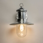 Foto 31437-4: Nostalgische wandlamp / buitenlamp / visserslamp uitgevoerd in gegalvaniseerd staal, voorzien van een LED-lamp en schemerschakelaar.