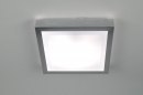 Foto 70671-1 detailfoto: Vierkante plafondlamp in aluminium en kunststof ook geschikt als badkamerlamp