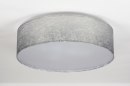 Foto 72084-4: Moderne, ronde plafondlamp in groot formaat voorzien van een stoffen kap in zilver kleur.