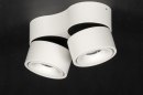 Foto 72788-8 schuinaanzicht: Moderne 2-lichts design plafondspot uitgevoerd in mat wit en voorzien van led verlichting.