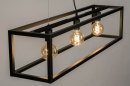 Foto 72912-4 schuinaanzicht: Industriële hanglamp van zwart metaal in de vorm van een frame met drie fittinglampen