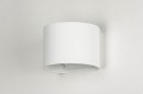 Foto 73478-5: Strakke en veelzijdige led-wandlamp, uitgevoerd in mat wit, voor zowel binnen- als buitengebruik.