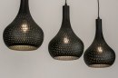 Foto 73605-4 anders: Zwarte hanglamp met drie kappen van metaal in soft industrial stijl