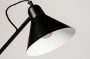 Foto 73806-6 detailfoto: Moderne praktische tafellamp / bureaulamp uitgevoerd in een mat zwarte kleur.