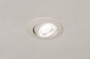 Foto 73870-2: Mat witte inbouwspot die dimt naar warm licht en lichtbundel instelbaar.