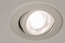 Foto 73870-9: Mat witte inbouwspot die dimt naar warm licht en lichtbundel instelbaar.