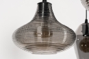 Foto 73957-10 detailfoto: Zwarte hanglamp met glazen bollen van Rookglas in verschillende vormen