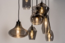 Foto 73957-4 schuinaanzicht: Zwarte hanglamp met glazen bollen van Rookglas in verschillende vormen