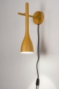 Foto 73963-2: Okergele wandlamp met een bijzonder design