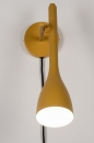 Foto 73963-4: Okergele wandlamp met een bijzonder design