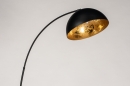 Foto 74066-4: Zwarte booglamp met grote zwarte kap met gouden binnenkant