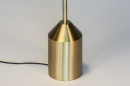 Foto 74127-6 detailfoto: Messing vloerlamp met bol van rookglas 