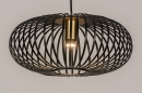 Foto 74244-5 onderaanzicht: Zwarte hanglamp met Open Metalen Lampenkap met spijlen en messing details voor sfeervolle verlichting boven de eettafel