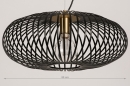 Foto 74245-1 maatindicatie: Zwarte hanglamp met Open Metalen Lampenkap met spijlen en Messing details voor sfeervolle verlichting boven de eettafe