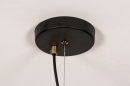 Foto 74245-11 detailfoto: Zwarte hanglamp met Open Metalen Lampenkap met spijlen en Messing details voor sfeervolle verlichting boven de eettafe