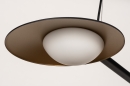 Foto 74387-10: Moderne, zwarte hanglamp voorzien van messingkleurige details, voorzien van ingebouwd, dimbaar led. 