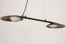 Foto 74387-7: Moderne, zwarte hanglamp voorzien van messingkleurige details, voorzien van ingebouwd, dimbaar led. 