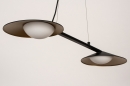 Foto 74387-8: Moderne, zwarte hanglamp voorzien van messingkleurige details, voorzien van ingebouwd, dimbaar led. 